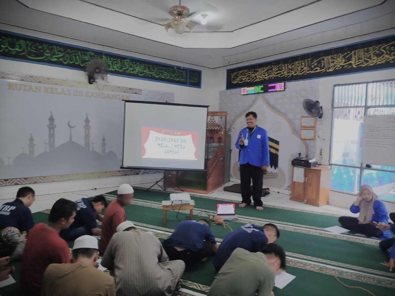 Para warga binaan Rutan Kandangan saat mengikuti kegiatan Refleksi Diri.